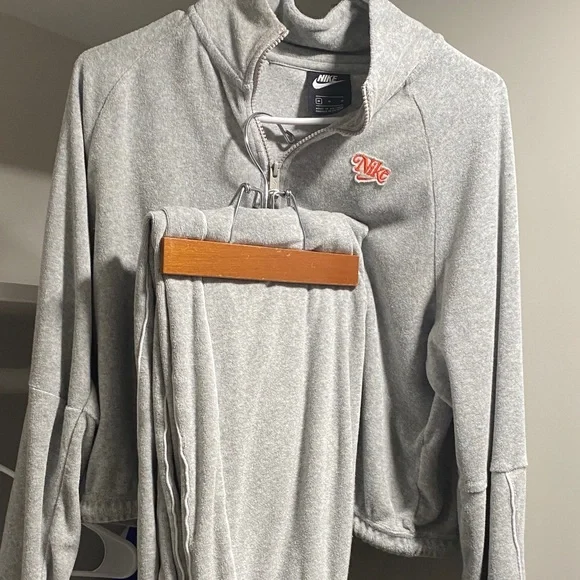Y2K Vintage Nike Women Light Gray Zipper Jacket Jogger Set - Picture 2 of 10